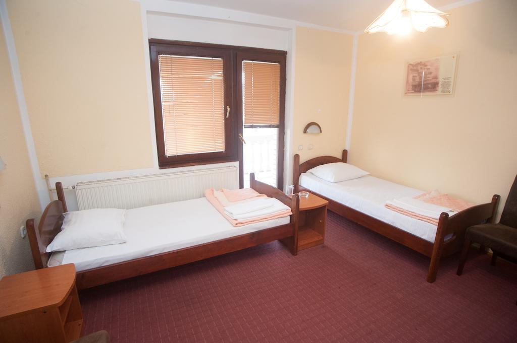 Hotel Extra Lion Md Ni Dış mekan fotoğraf
