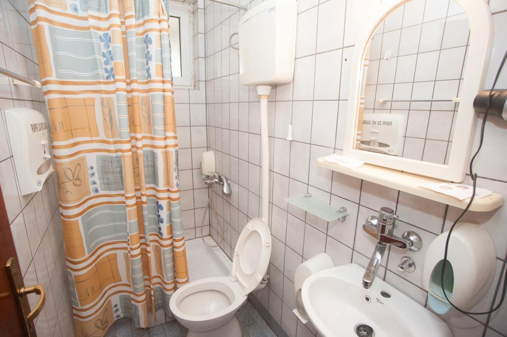 Hotel Extra Lion Md Ni Dış mekan fotoğraf