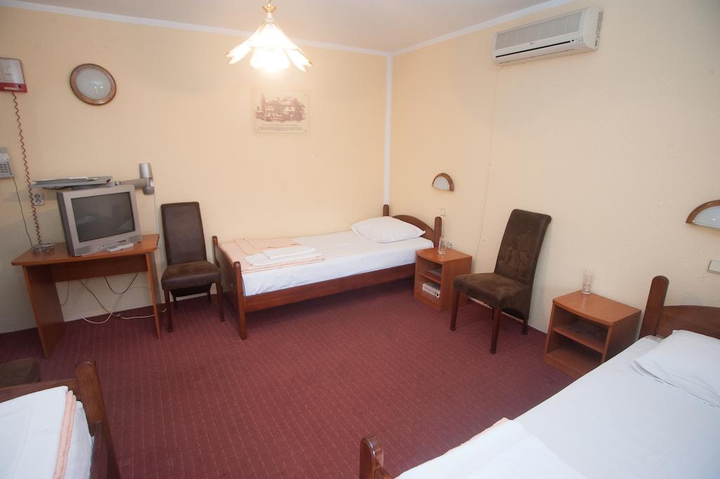 Hotel Extra Lion Md Ni Dış mekan fotoğraf