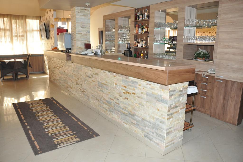 Hotel Extra Lion Md Ni Dış mekan fotoğraf
