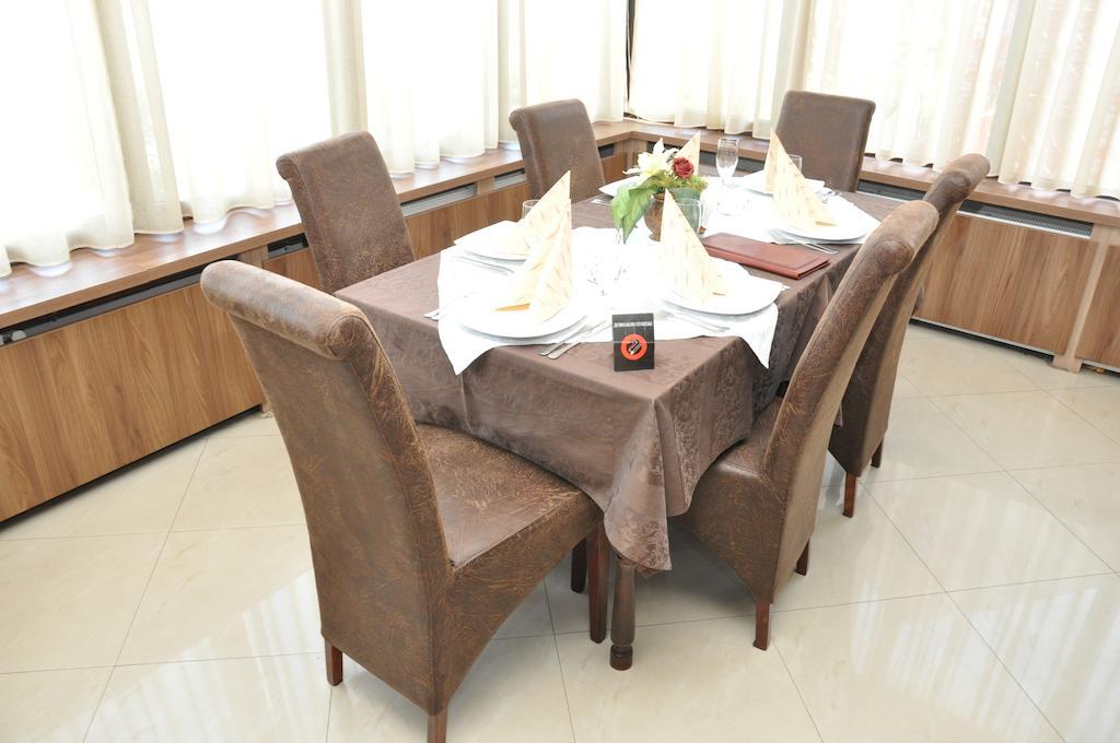 Hotel Extra Lion Md Ni Dış mekan fotoğraf