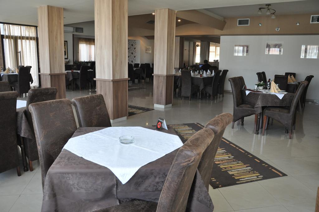 Hotel Extra Lion Md Ni Dış mekan fotoğraf