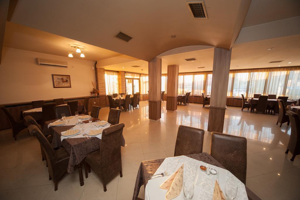 Hotel Extra Lion Md Ni Dış mekan fotoğraf