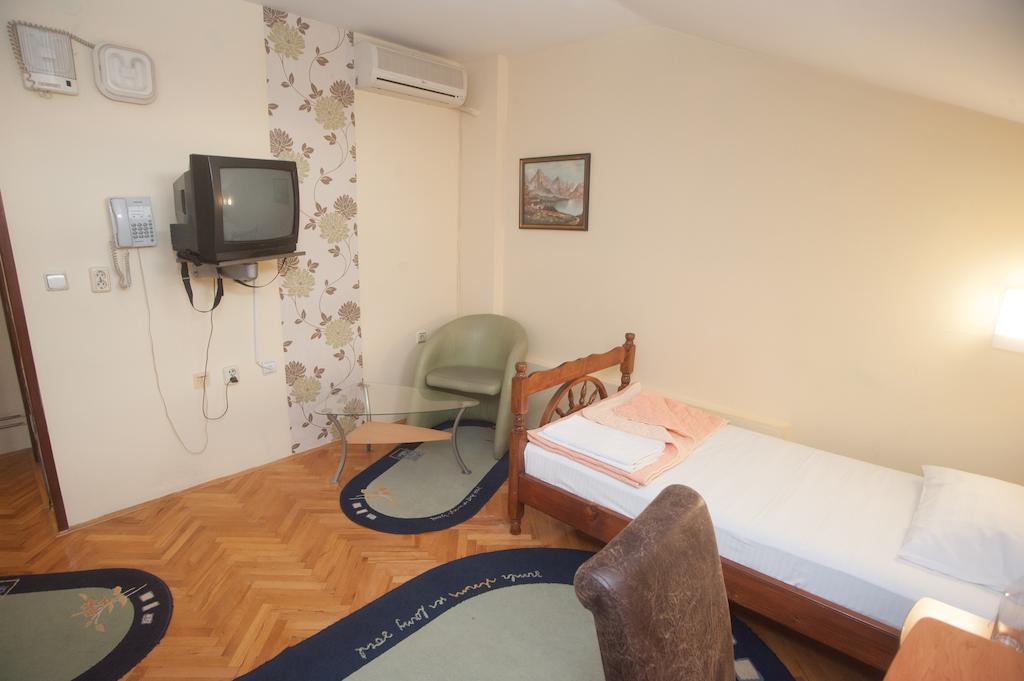 Hotel Extra Lion Md Ni Oda fotoğraf