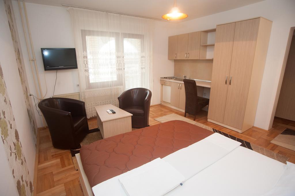 Hotel Extra Lion Md Ni Oda fotoğraf