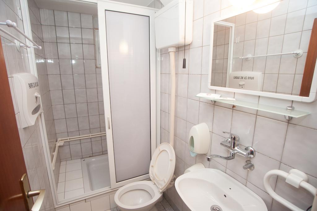 Hotel Extra Lion Md Ni Oda fotoğraf